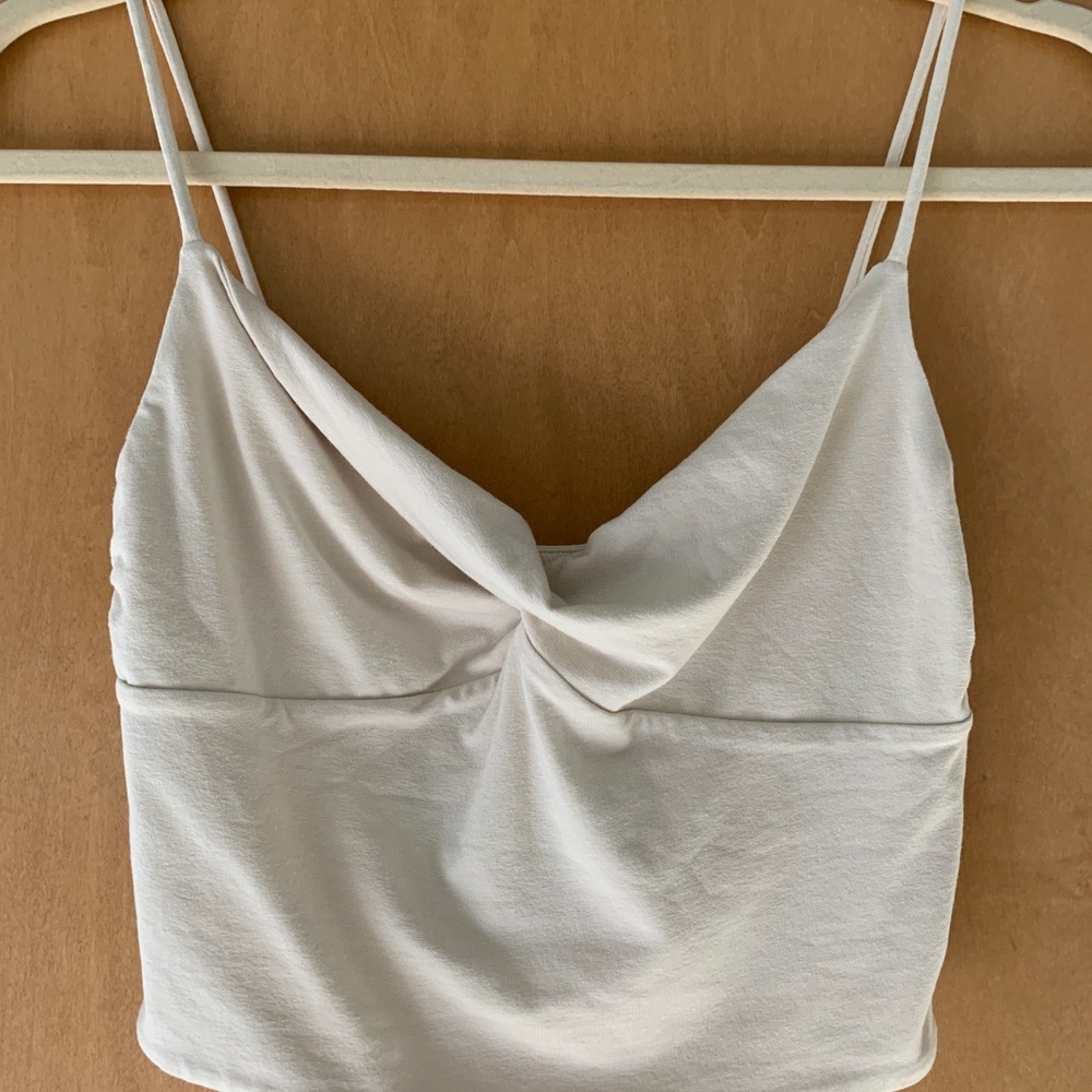 Aritzia Wilfred Free Knot Cropped Tank in Cream